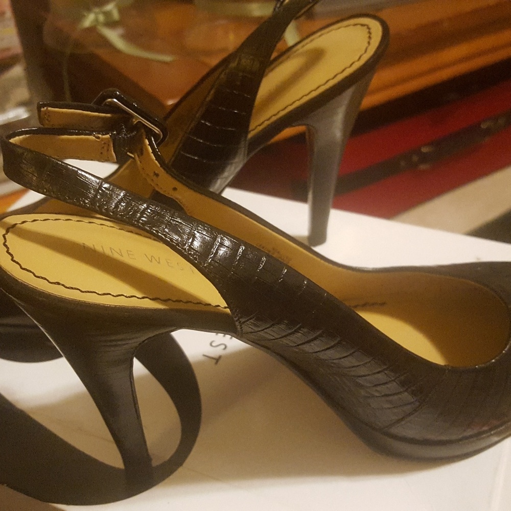 Shoes - Picture 3 of 3